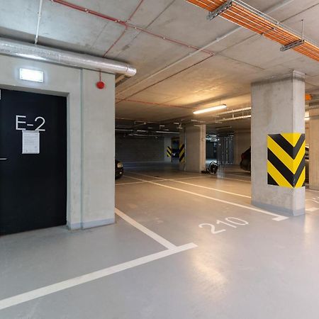 Loft Apartment With Parking In Warsaw By Noclegi Renters Екстер'єр фото