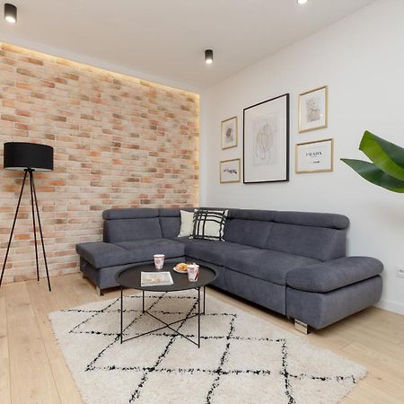 Loft Apartment With Parking In Warsaw By Noclegi Renters Екстер'єр фото