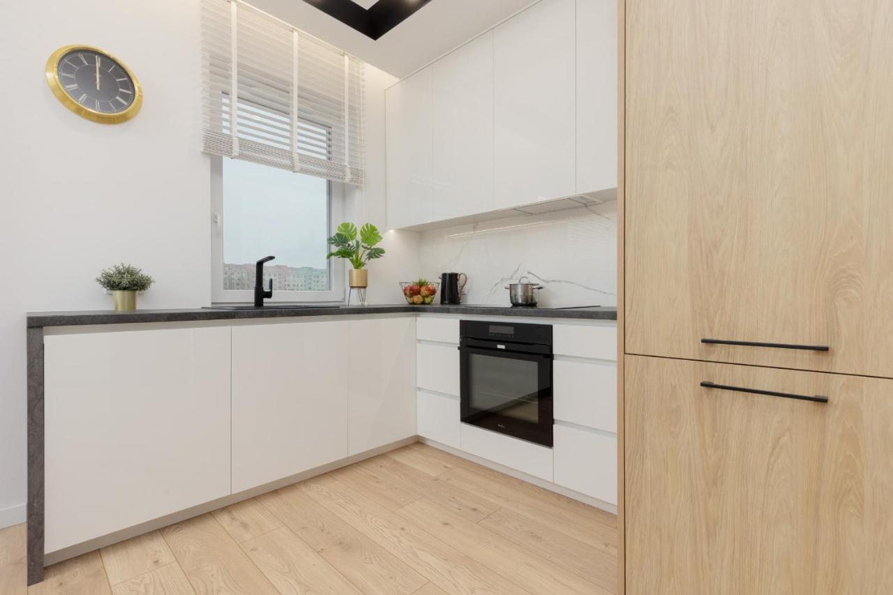 Loft Apartment With Parking In Warsaw By Noclegi Renters Екстер'єр фото
