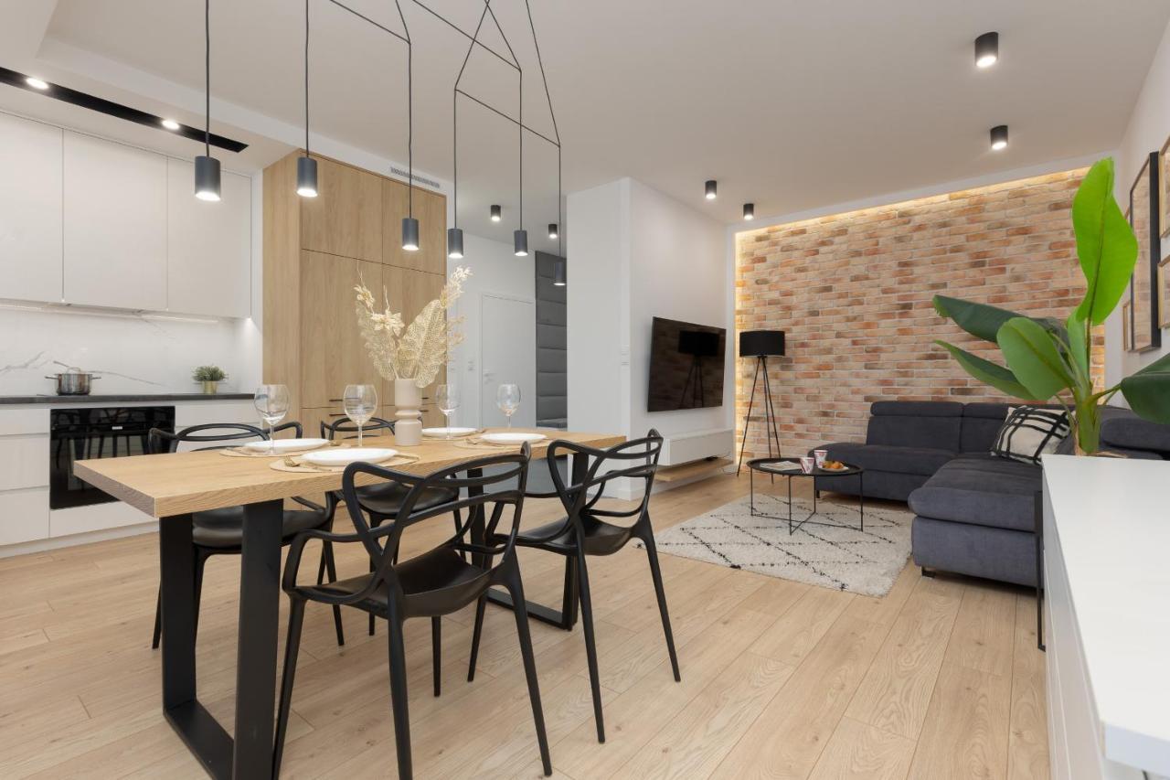 Loft Apartment With Parking In Warsaw By Noclegi Renters Екстер'єр фото